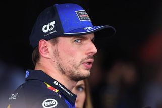 Dusno v Red Bullu, frustrovaný Verstappen vulgárně nadával. To mizerné auto je šrot, zuřil - Sport.cz